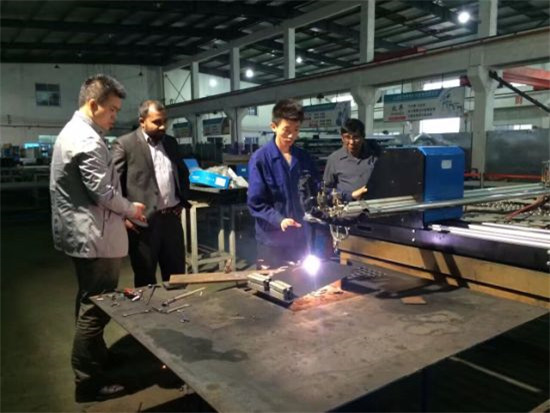 Furnizor chinez CNC tip placă de debitat cu plasmă mașină